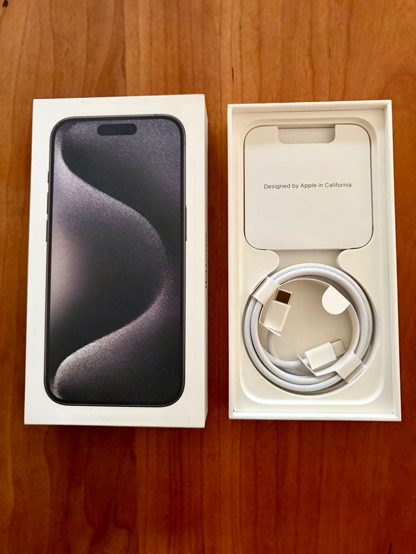 香港版　iPhone 15 Pro ブラックチタニウム 128GB