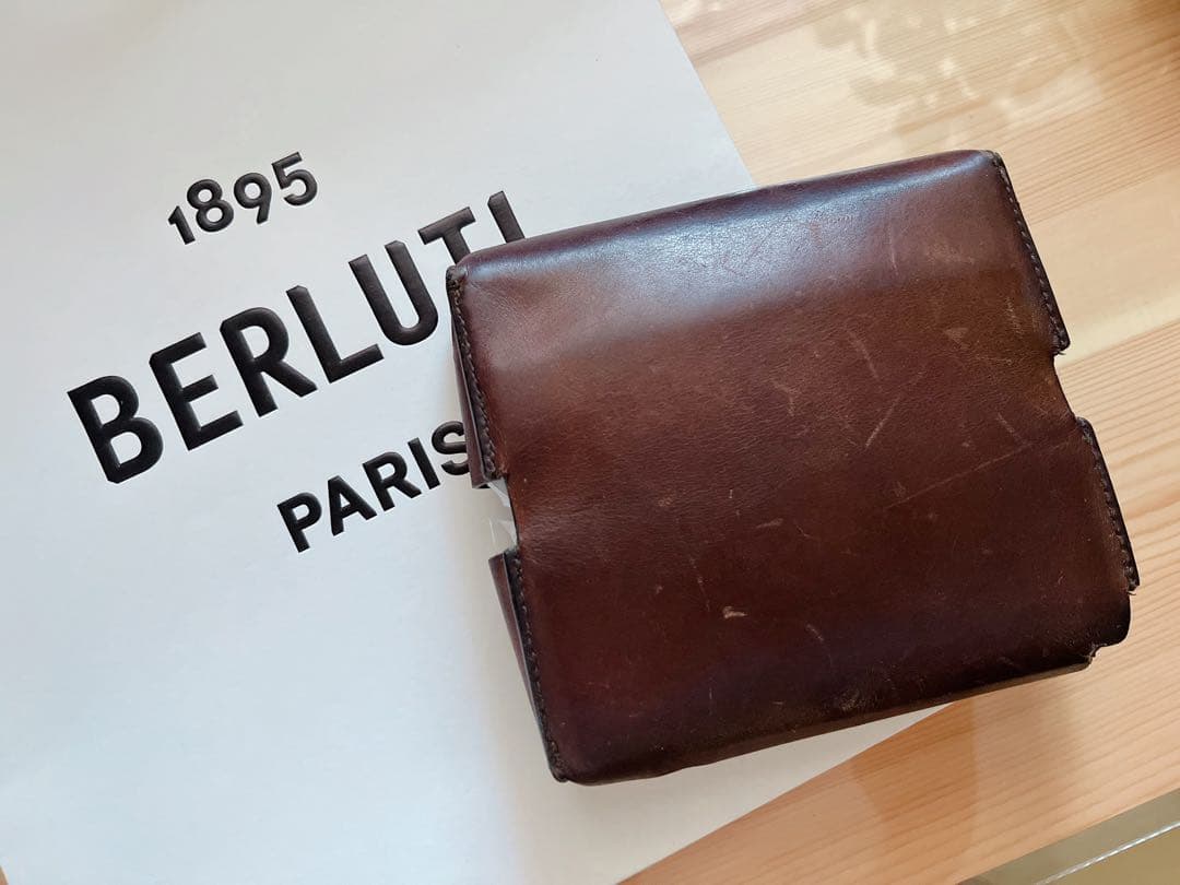 ベルルッティのヴェネチアスクリットスワイプレザー iCOSケースシガレットケース