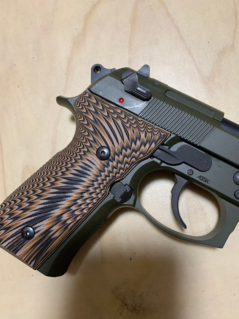 レア物WAウェスタンアームズベレッタM9A1 G10グリップ　オリーブ色