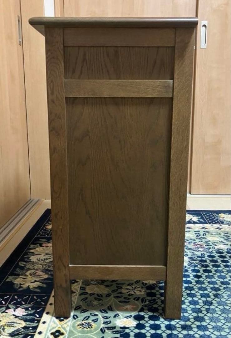 木製彫刻入りキャビネット