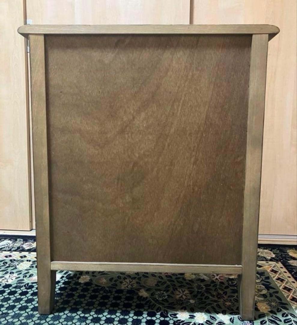 木製彫刻入りキャビネット