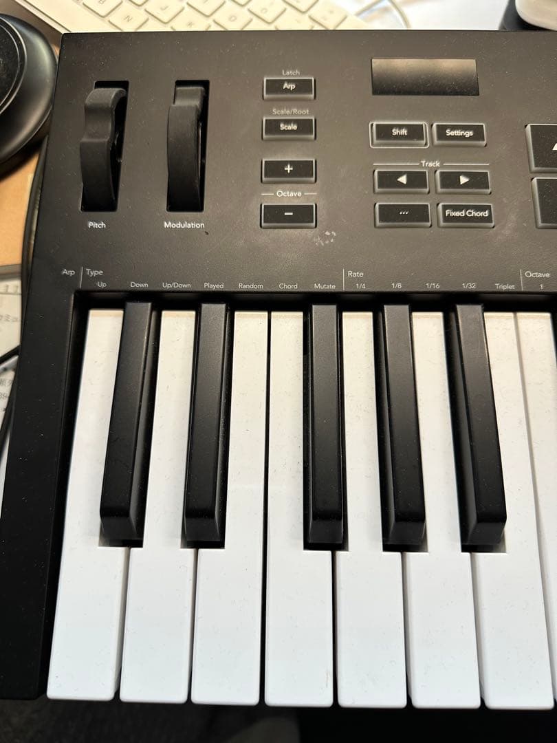 MIDIキーボード Launchkey MK3 37