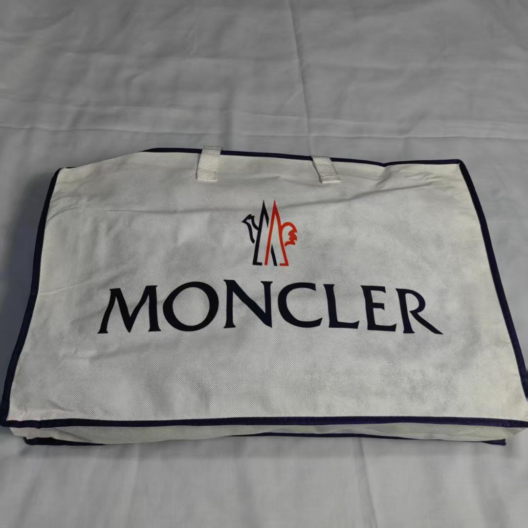 モンクレール　ダウンベスト　ワッペン　4 黒