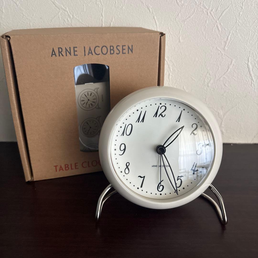 新品同様 アルネ ヤコブセン LK エルケー 置き時計 北欧雑貨
