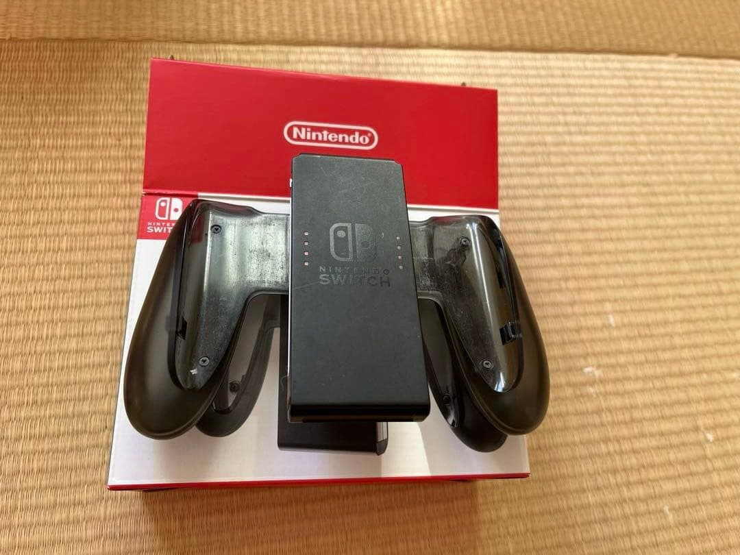 Nintendo Switch レッド本体とJoy-Conセット