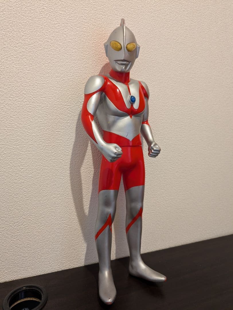 平成生まれの高さ46cmの初代ウルトラマン フィギュア