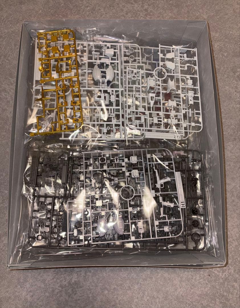 MG　ガンダムベース限定 RX-78-2 Ver.3.0　チタニウムフィニッシュ