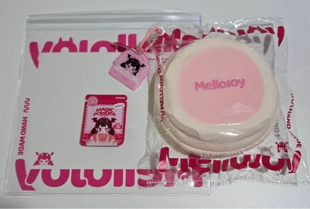 Mellojoy スフレ　ストロベリー　スクイーズ