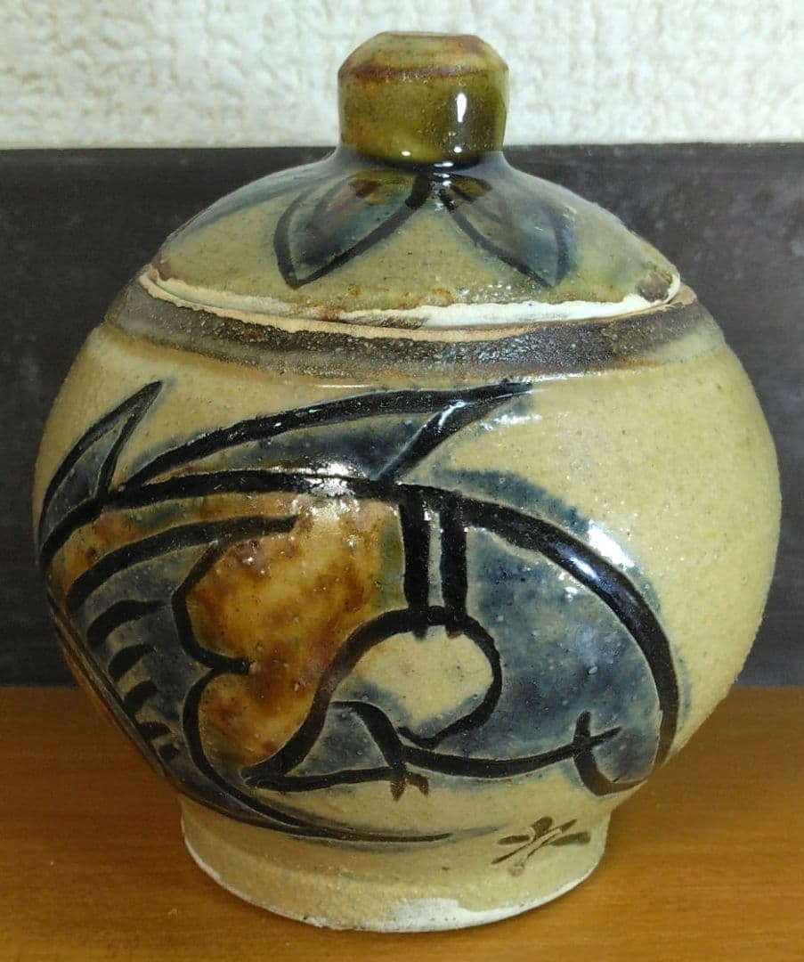 人間国宝 金城次郎 盒子(蓋物,香合）栞 共箱 美品 やちむん 壺屋焼 壷屋焼