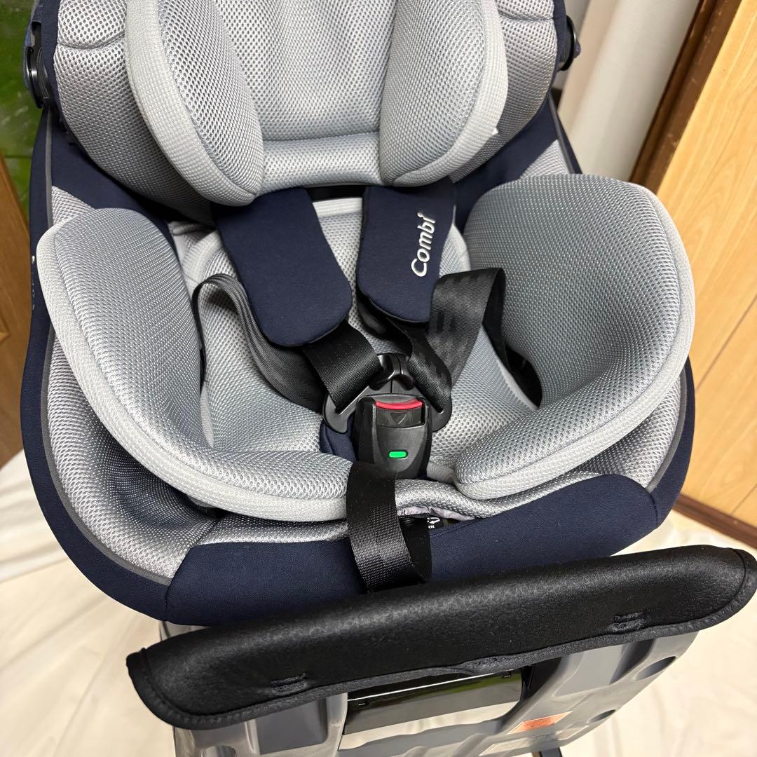 コンビ クルムーヴアドバンス ISOFIX エッグショック チャイルドシート 美