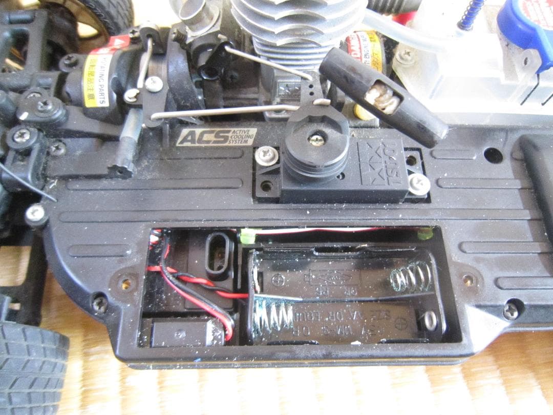 エンジン式 ラジコンカー