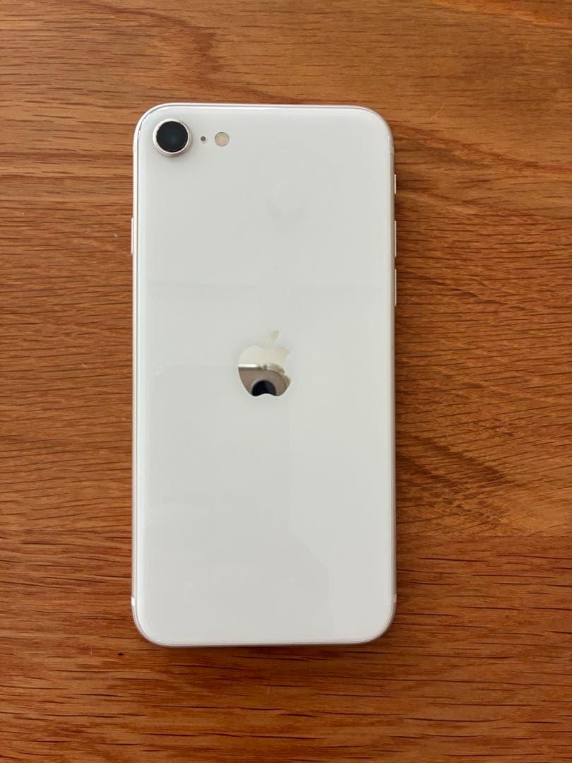 美品　Apple iPhone SE 第3世代128GB スターライト　本体