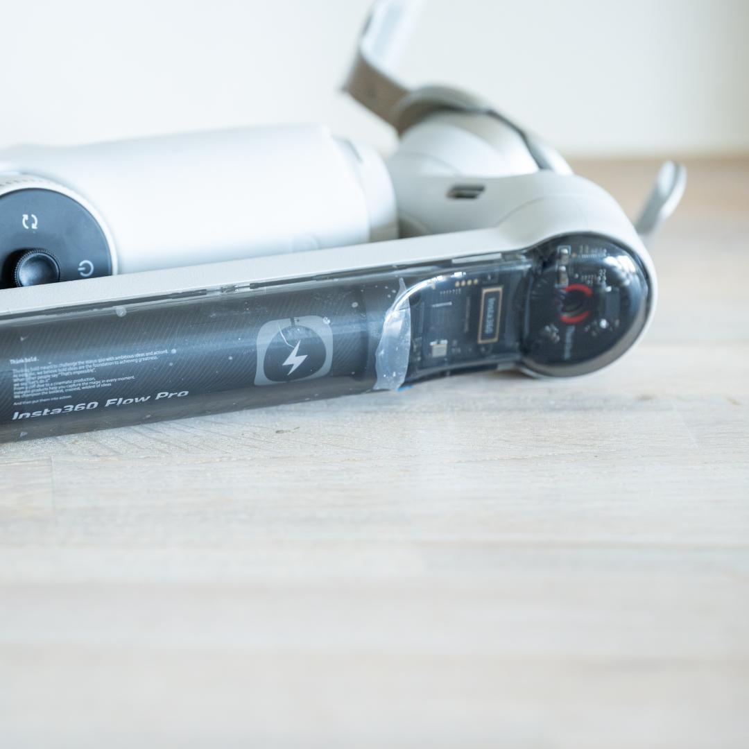 Insta360 Flow Pro スタビライザー　スマホジンバル