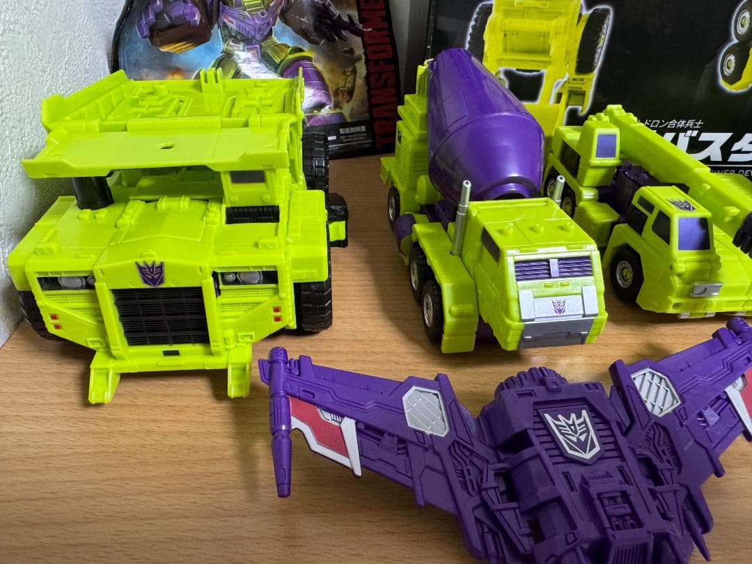 タカラトミー　トランスフォーマー　ユナイトウォリアーズ　デバスター　UW-04