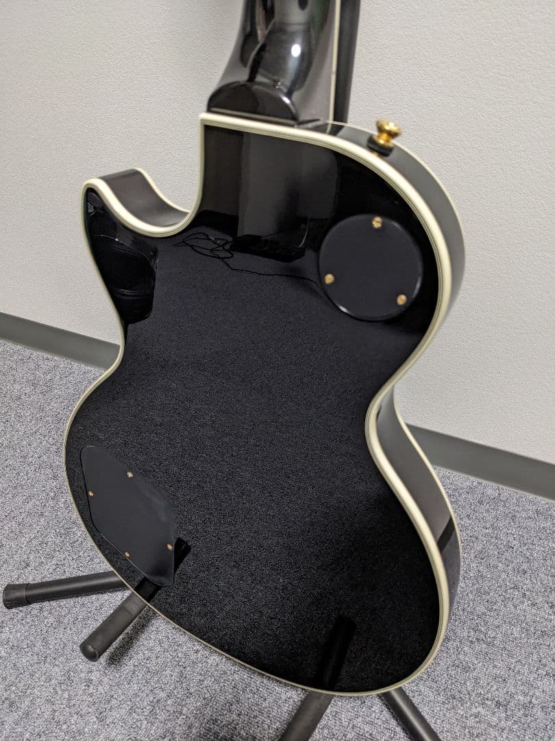Epiphone inspired by Les Paul Custom 黒