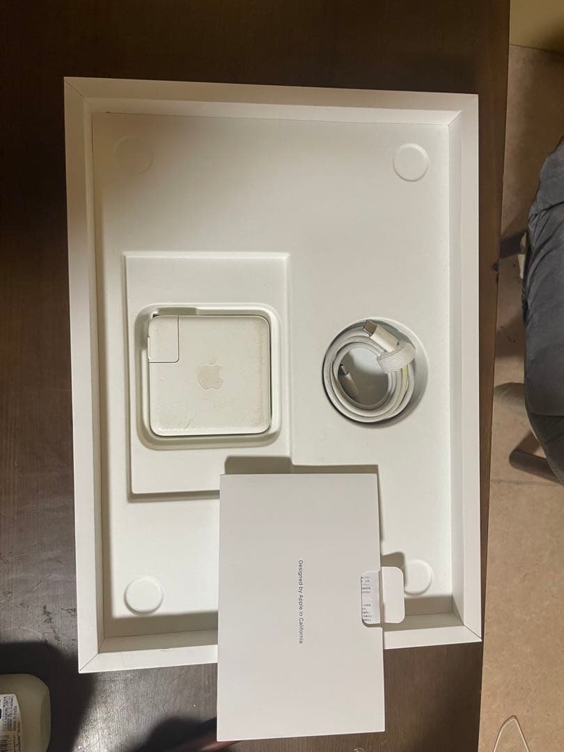 MacBook本体 MacBook Pro m1 2020, 256gb