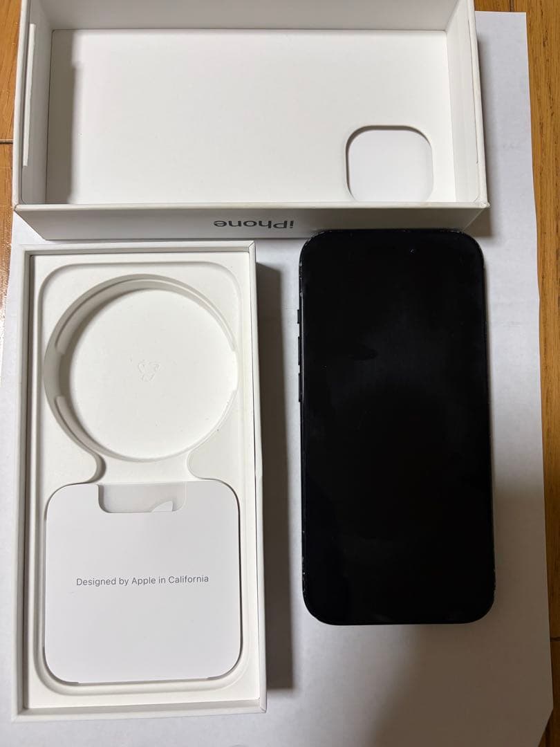 iPhone 15 ブラック 128GB SIMフリー カメラ割れ ジャンク品
