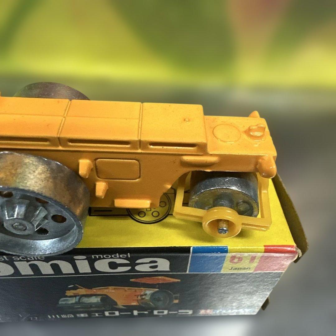 トミカ No.61 川崎重工　ロードローラー　当時物