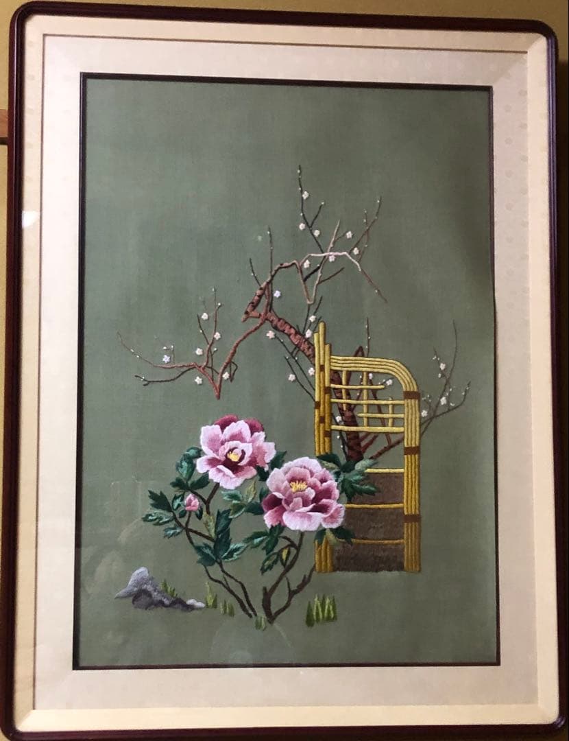 【手刺繍・一点物】日本刺繍 額装 牡丹と梅 伝統工芸 美術作品