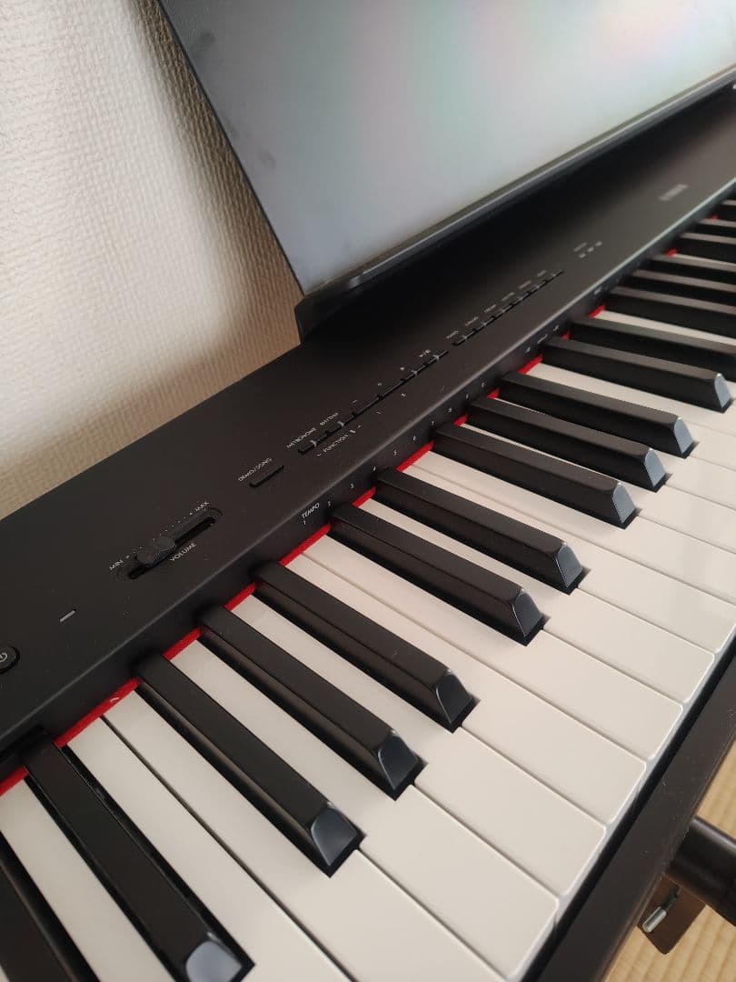 ヤマハ 電子ピアノ P-225B Pシリーズ 88鍵、純正ペダル付　極美品