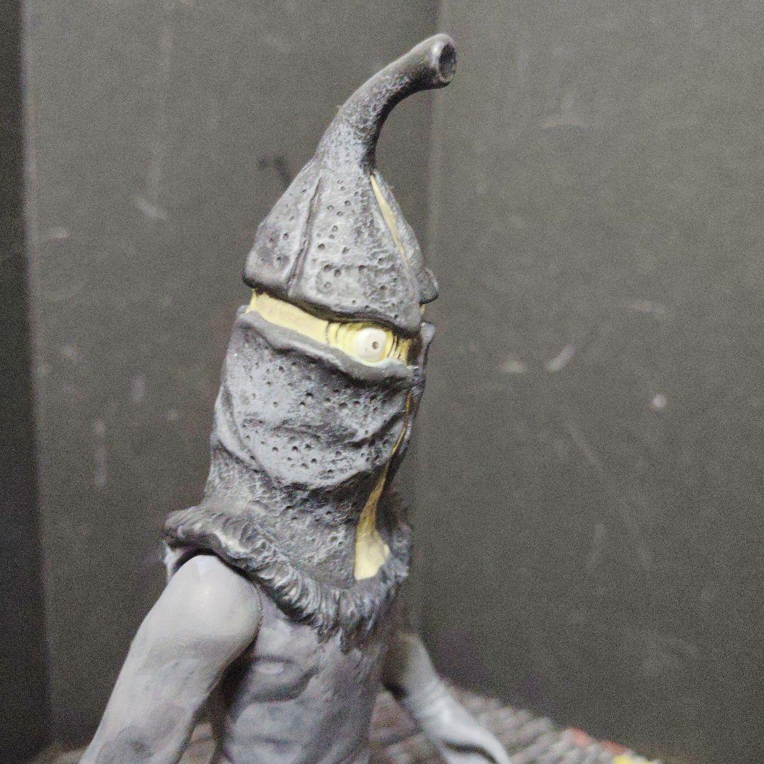 ウルトラQ怪獣旧型絶版ソフビモノクロverゴメス.ナメゴン.ケムール人