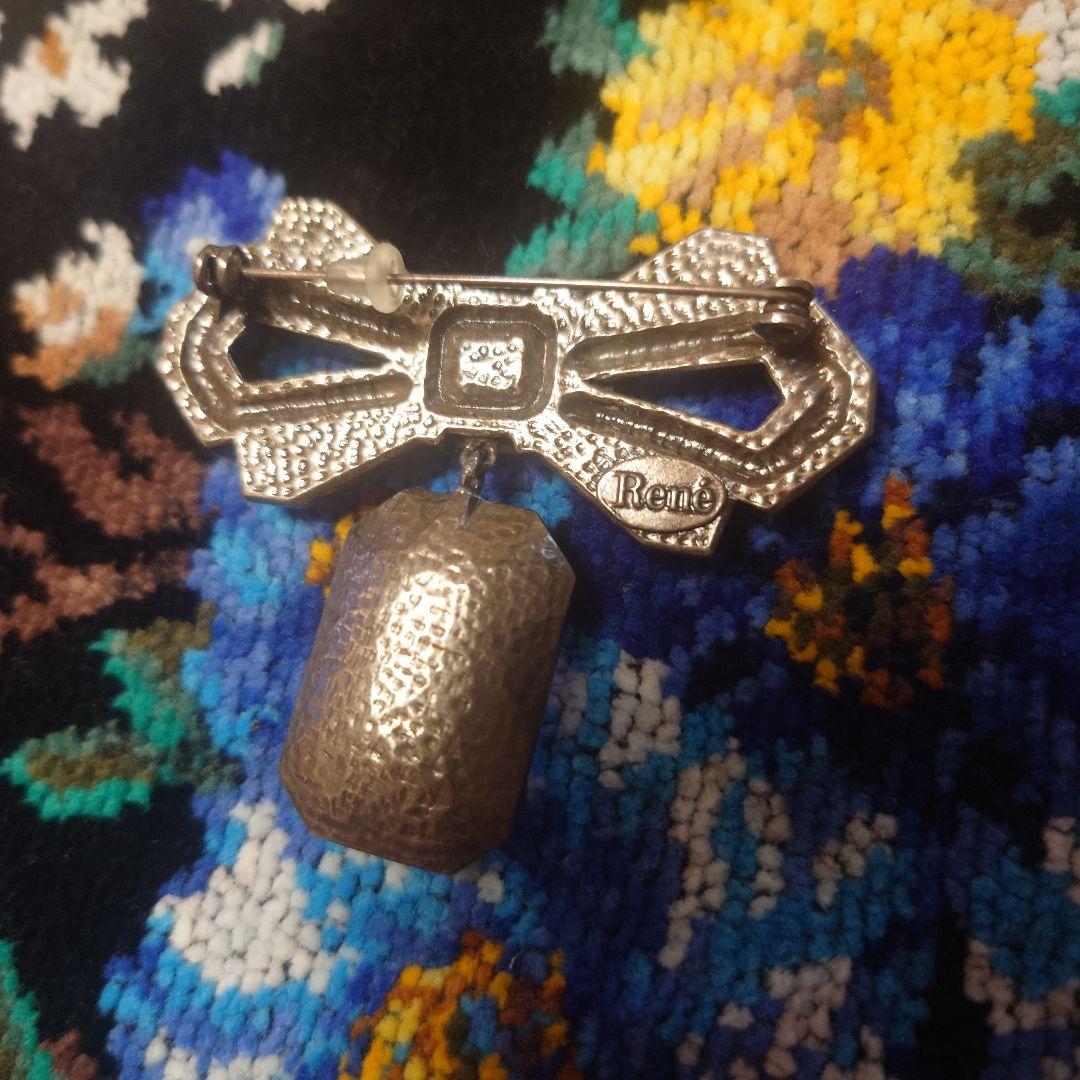 René リボンモチーフブローチ　アンティーク加工