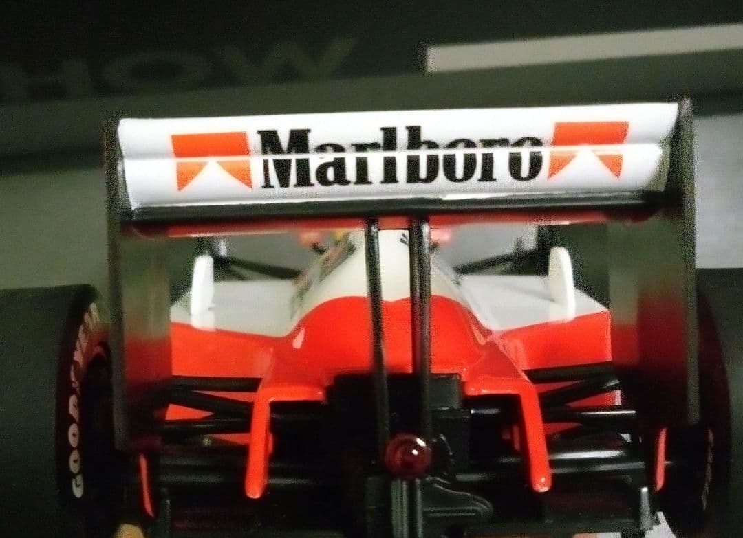 ミニチャンプス 1/18 F1 マクラーレン MP4/4 ホンダ A.セナ