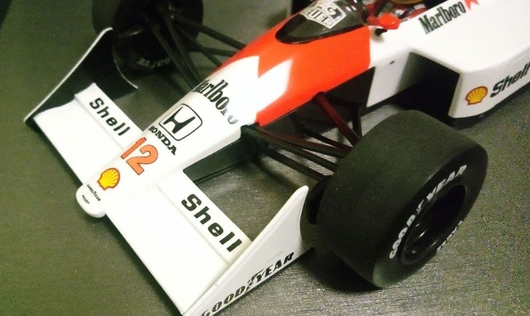 ミニチャンプス 1/18 F1 マクラーレン MP4/4 ホンダ A.セナ