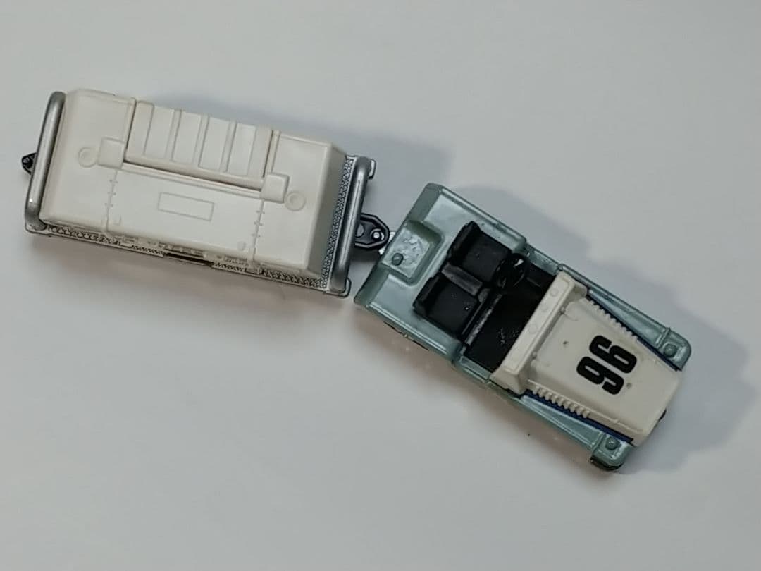 黒箱トミカ96 JAL日本航空コンテナ牽引車+100 JAL日本航空コンテナ