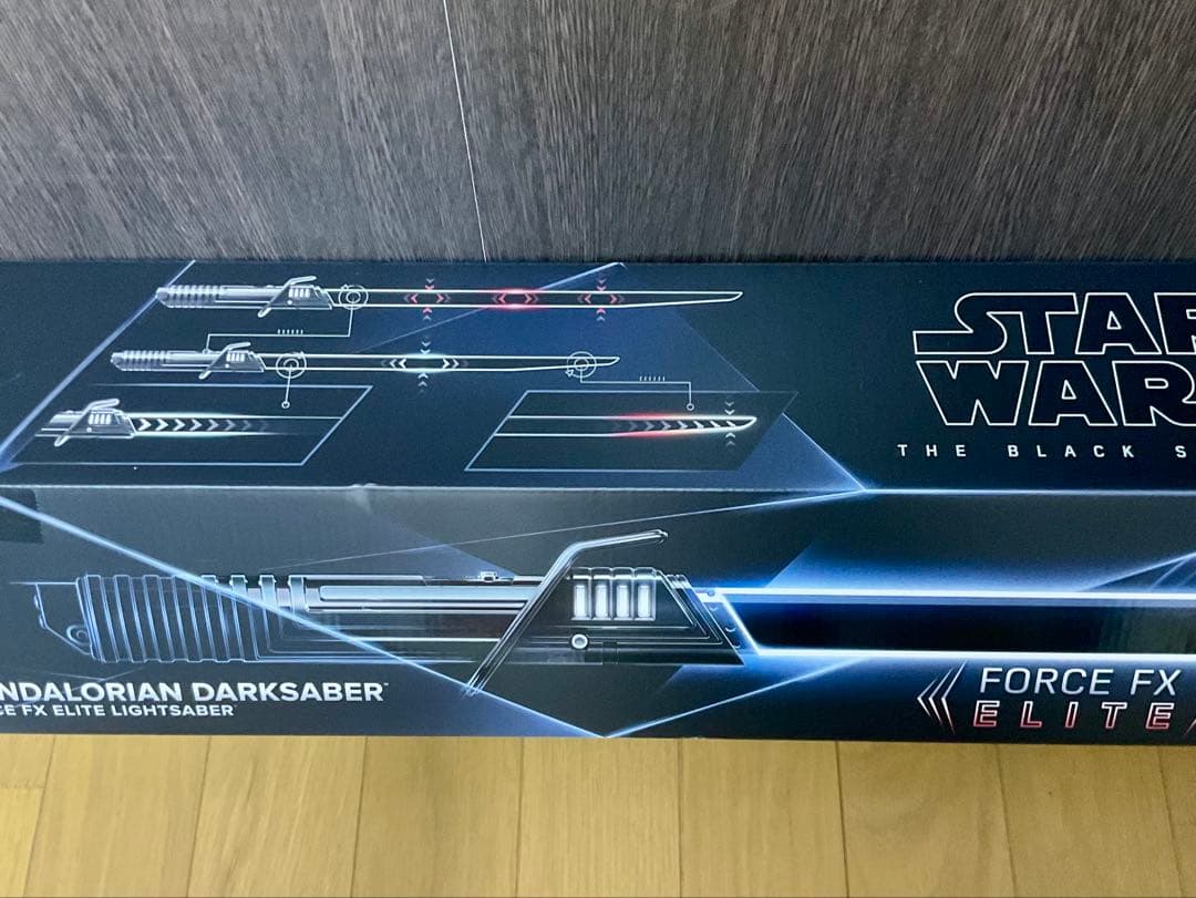 新品　スターウォーズ　マンダロリアン ダークセーバーフォースFXライトセーバー