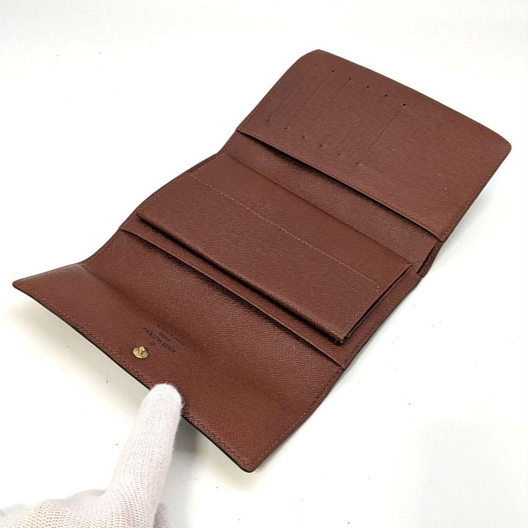 ルイヴィトン モノグラム エテュイ パピエ 三つ折り財布 B47