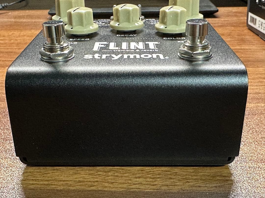 Strymon FLINT V2 トレモロ・リバーブ