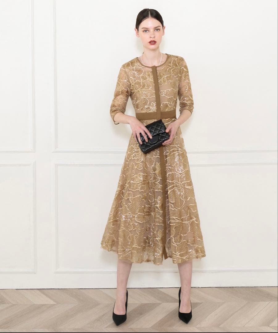 値下げ❣️reja オケージョンドレス 花柄刺繍パイピングフレアロングワンピース