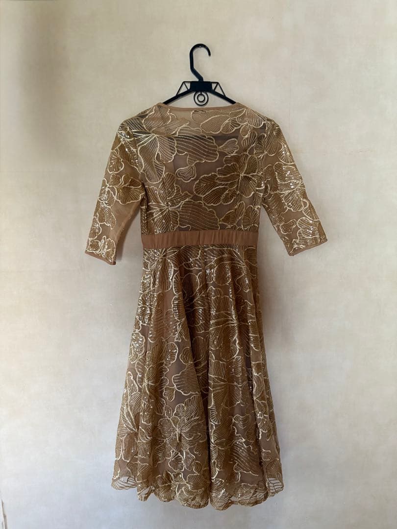 値下げ❣️reja オケージョンドレス 花柄刺繍パイピングフレアロングワンピース