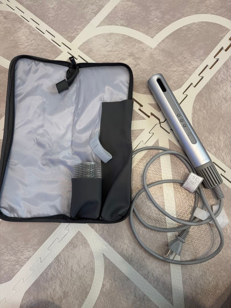 美品baton シルバー 収納ケース付き　カドーcado ドライヤー