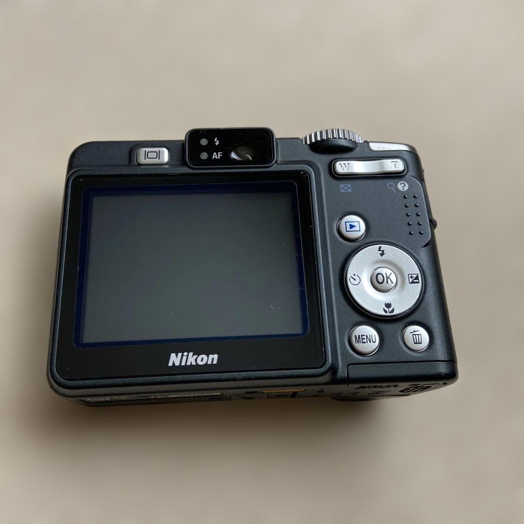 動作確認済Nikon COOLPIX P50 黒　単三電池２本使用