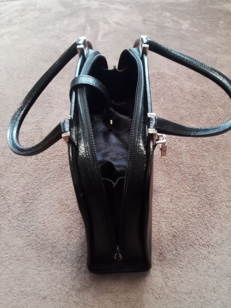 グッチ　ブラックバッグ