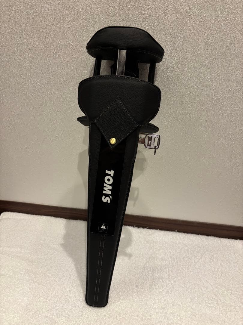 TOM'S ステアリングロック 黒