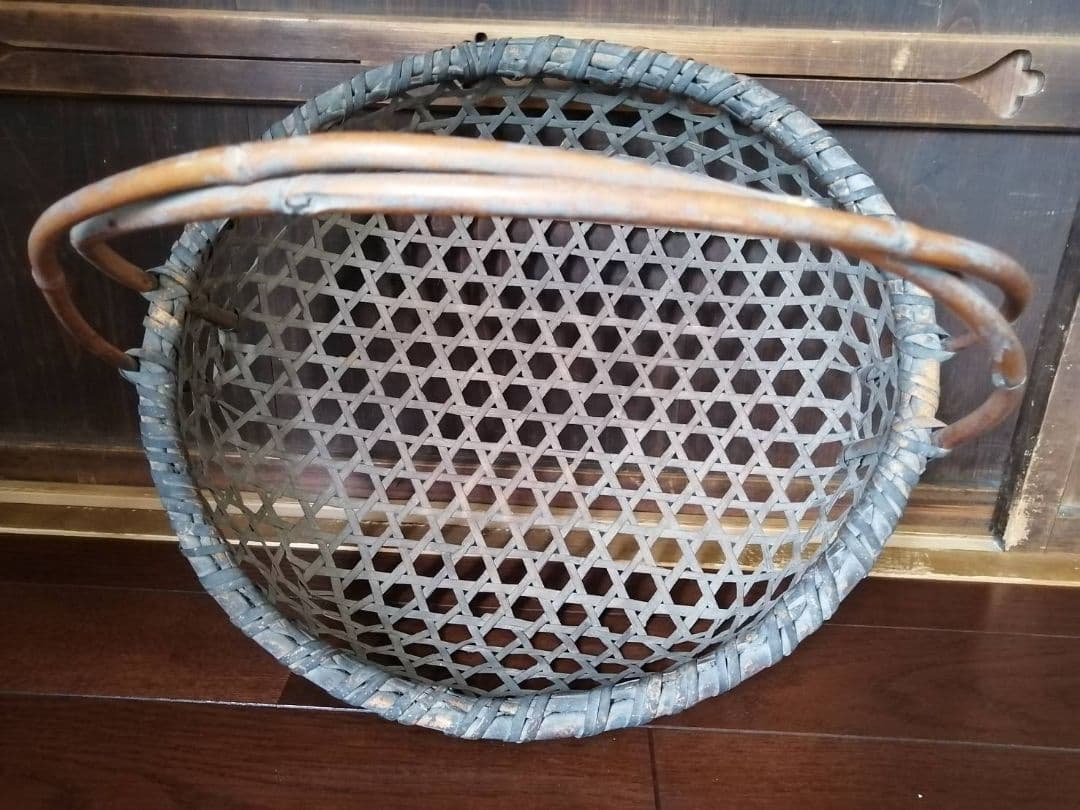 古い手付きの摘み菜籠　「野の籠展」案内状付き