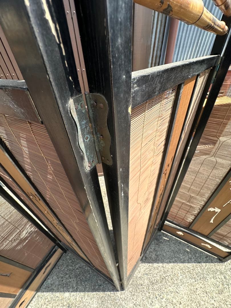 古いオシャレな衝立です。4つ折り 高さ120㌢　4枚幅160㌢（40㌢/1枚）