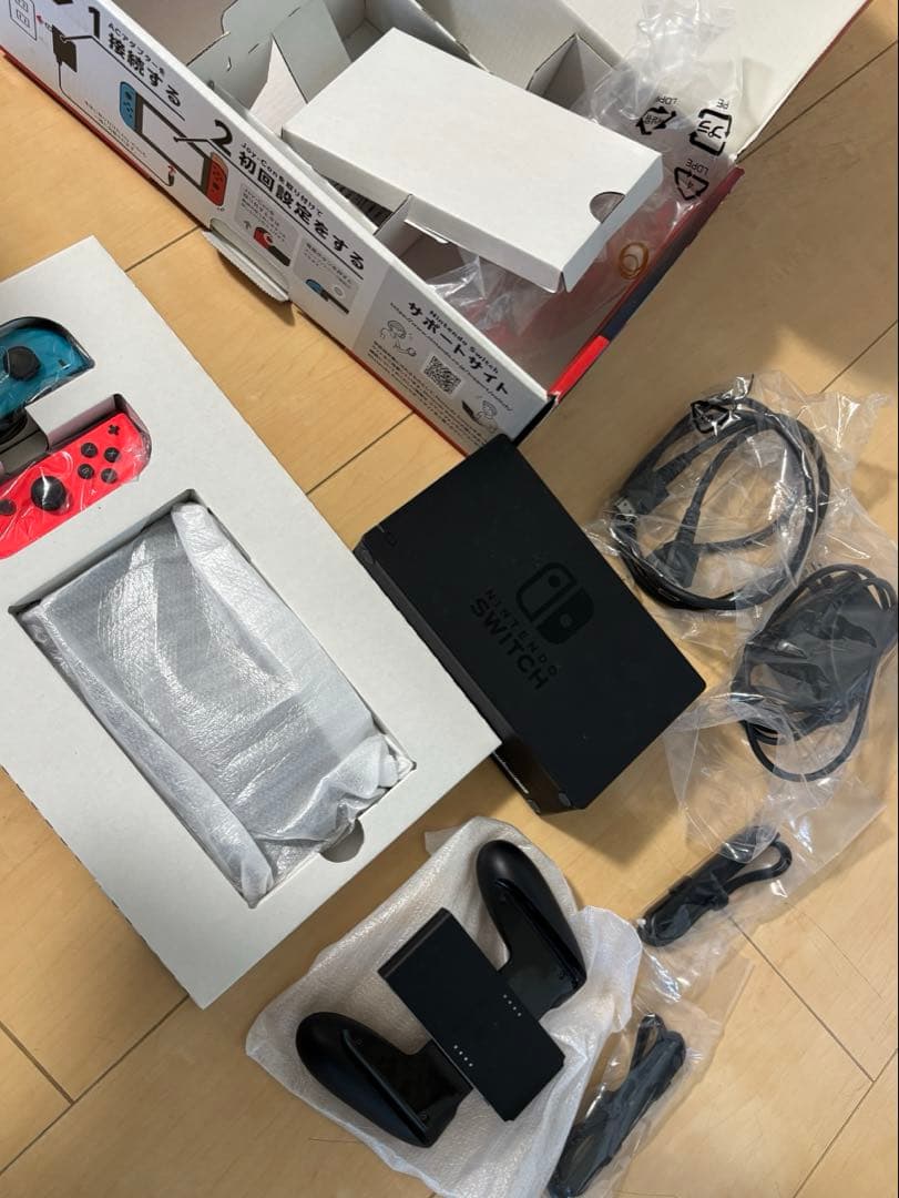 Nintendo Switch 本体 ネオンブルー/ネオンレッド ケース付