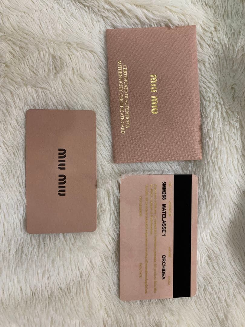 miu miu ピンク ケース