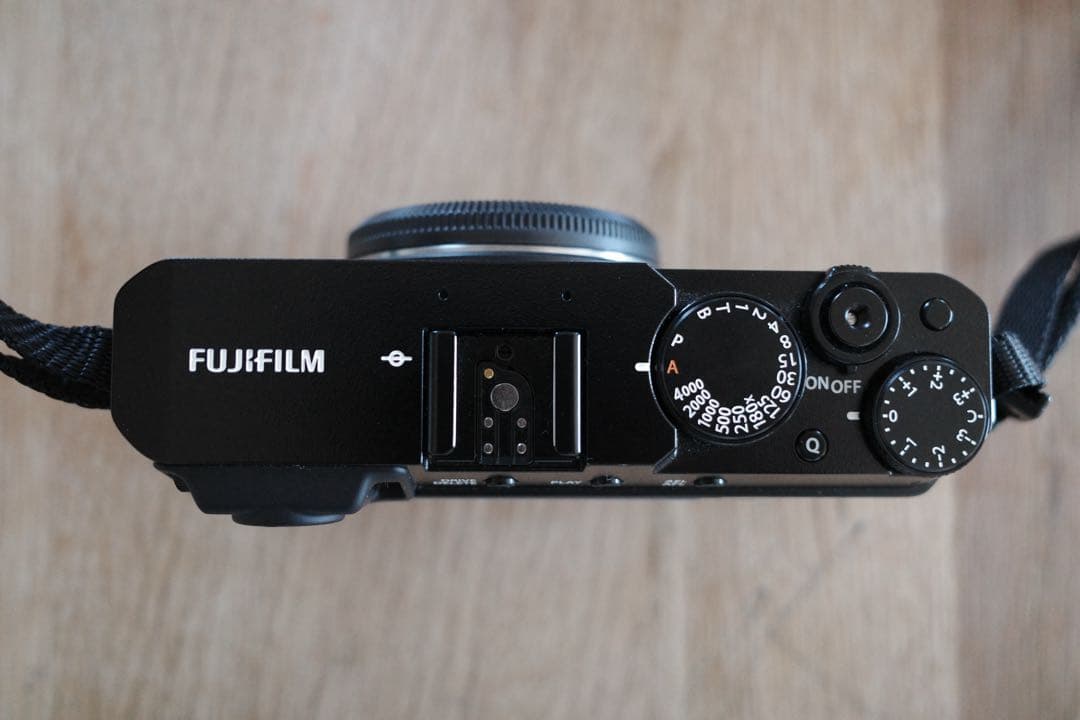 【美品】Fujifilm X-E4 ミラーレス一眼 本体