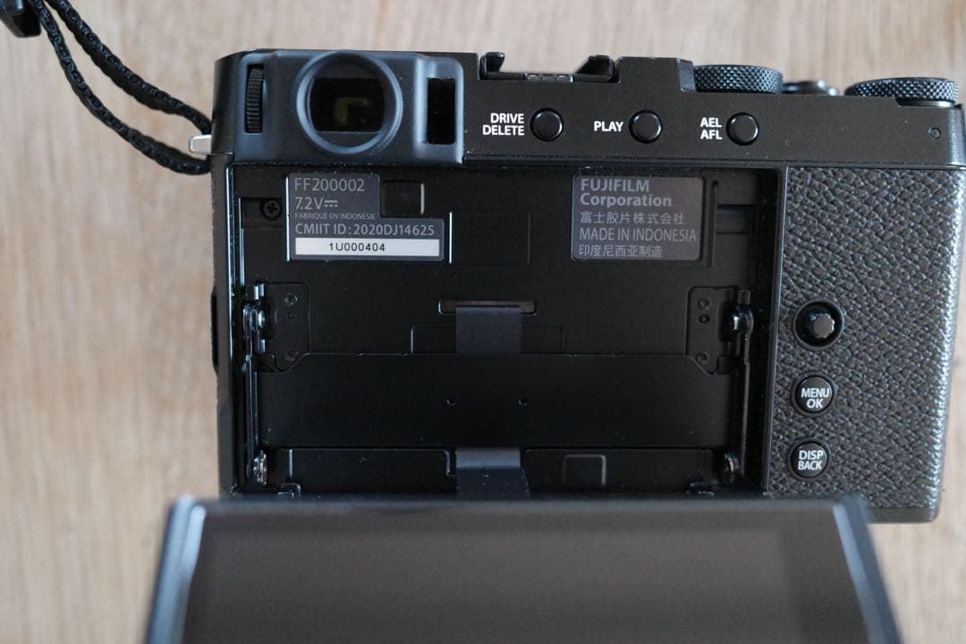 【美品】Fujifilm X-E4 ミラーレス一眼 本体