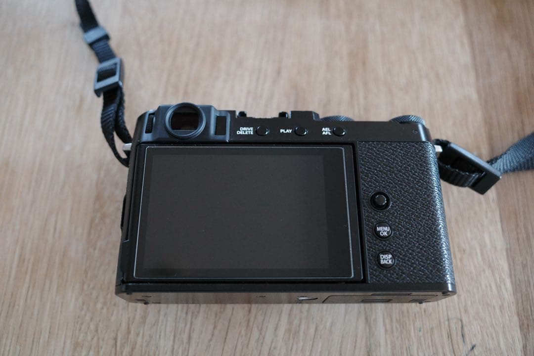 【美品】Fujifilm X-E4 ミラーレス一眼 本体