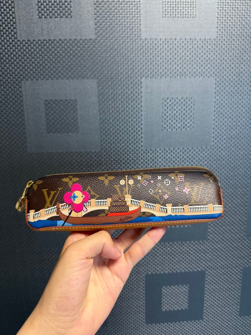 VUITTON ペンケース