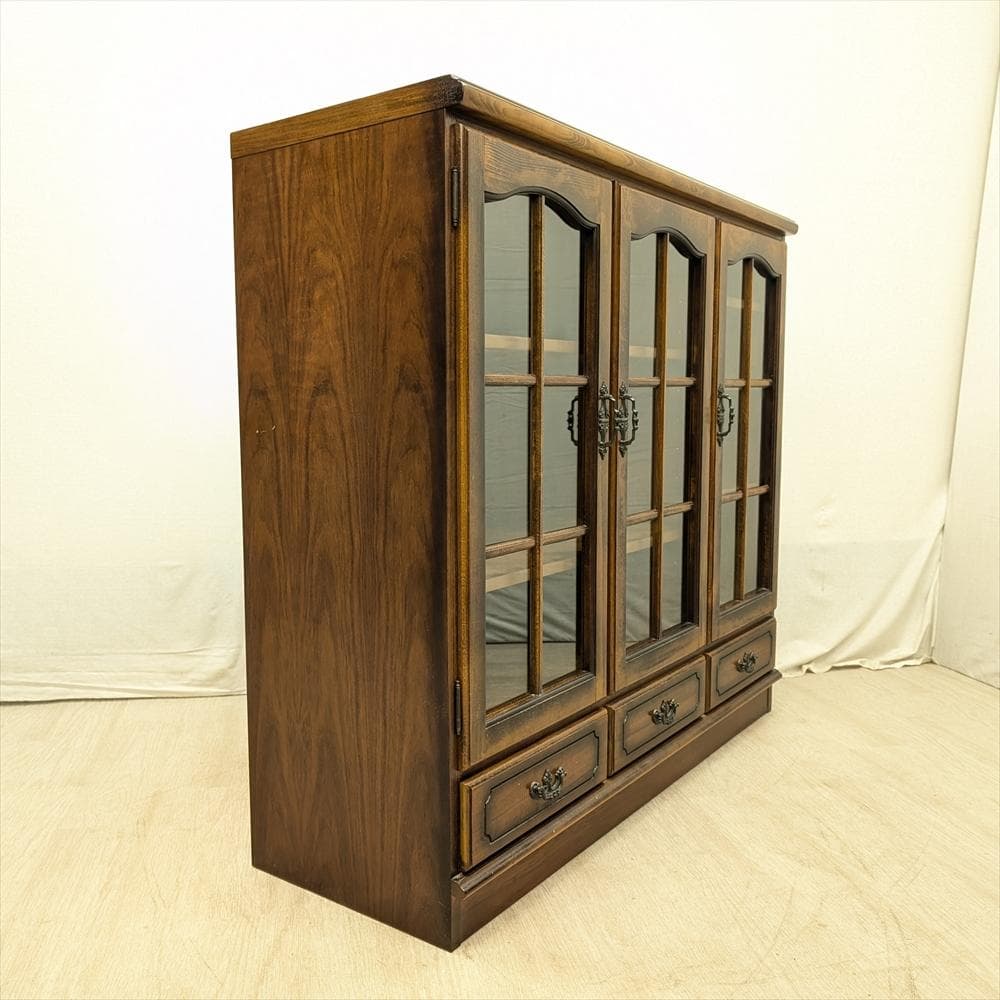 カリモク　コロニアル　天然木　サイドボード　リビングボード　キャビネット　飾り棚