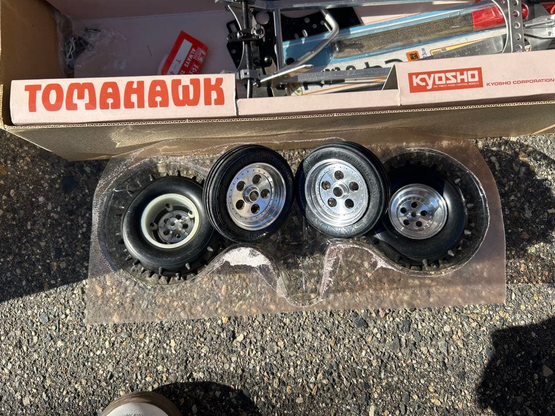 KYOSHO京商　トマホーク　オフロードレーサー　電動ラジコン　レーシングバギー
