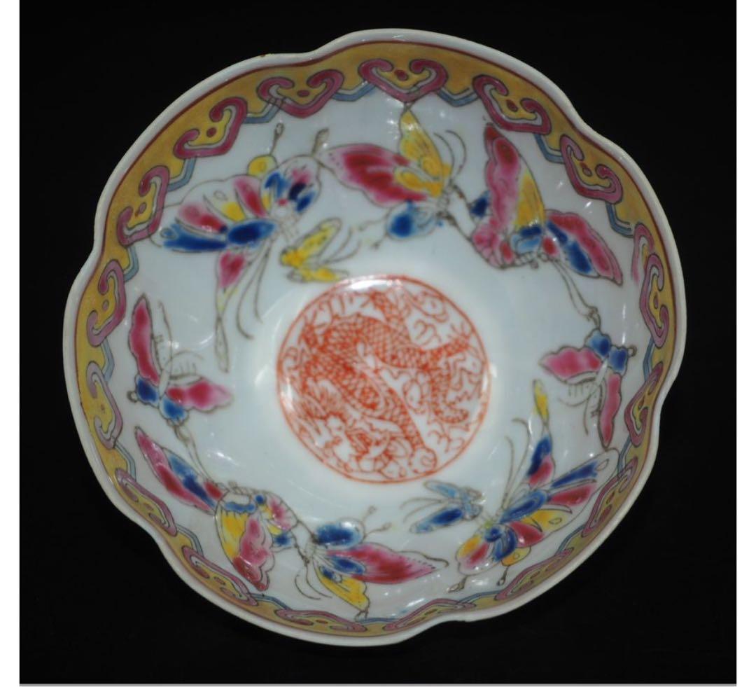 送料無料　『大清乾隆年製』銘　景徳鎮薄胎小碗　径8.3ｃｍ中国名磁共箱・完品無傷