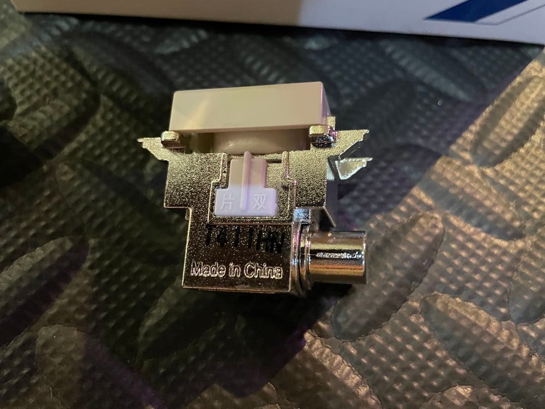 DXアンテナ　壁面TV端子　1端子形　SU7F 2S 1ケース（10個あ入り）